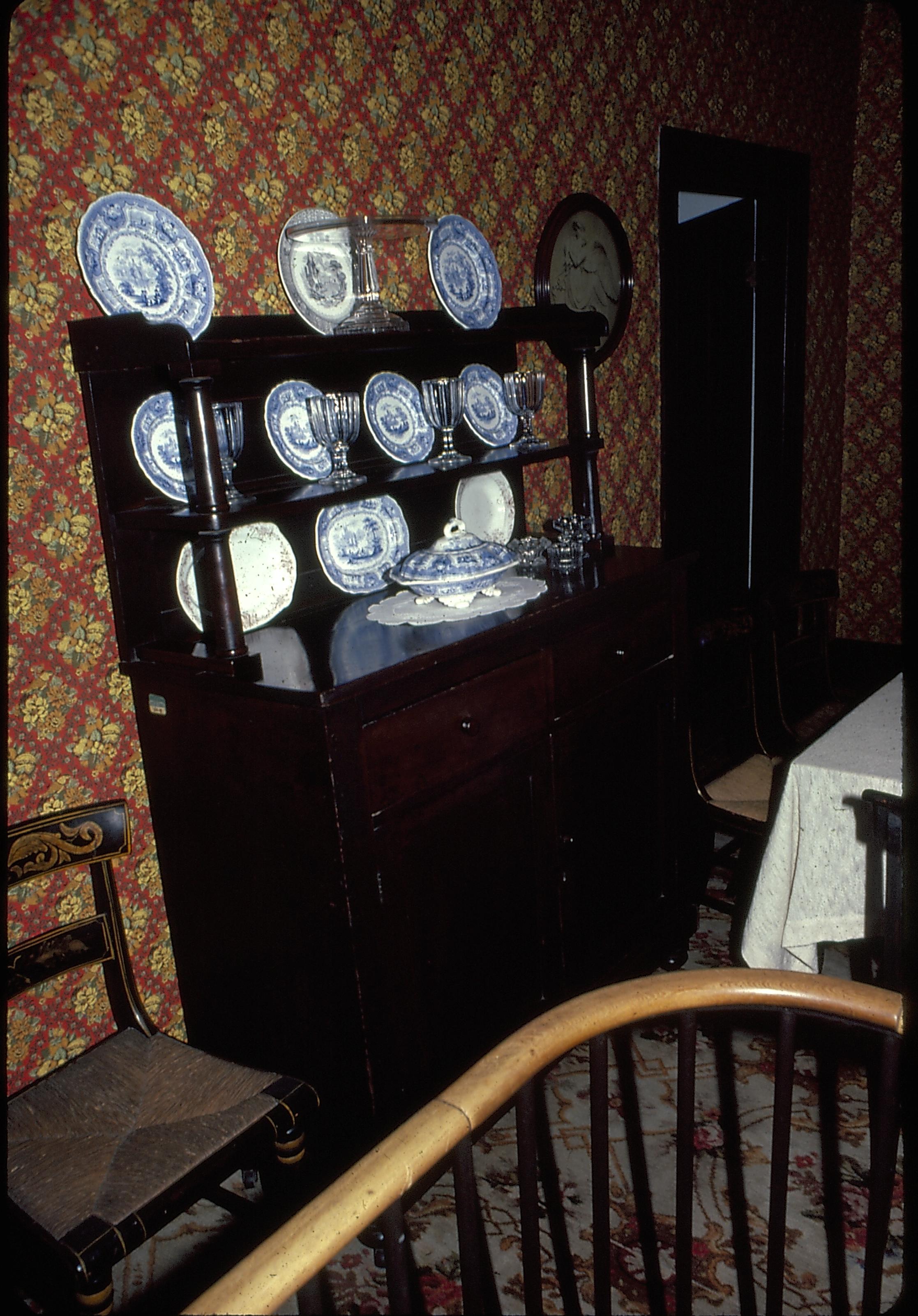 NA Lincoln, home, Dining Room, china