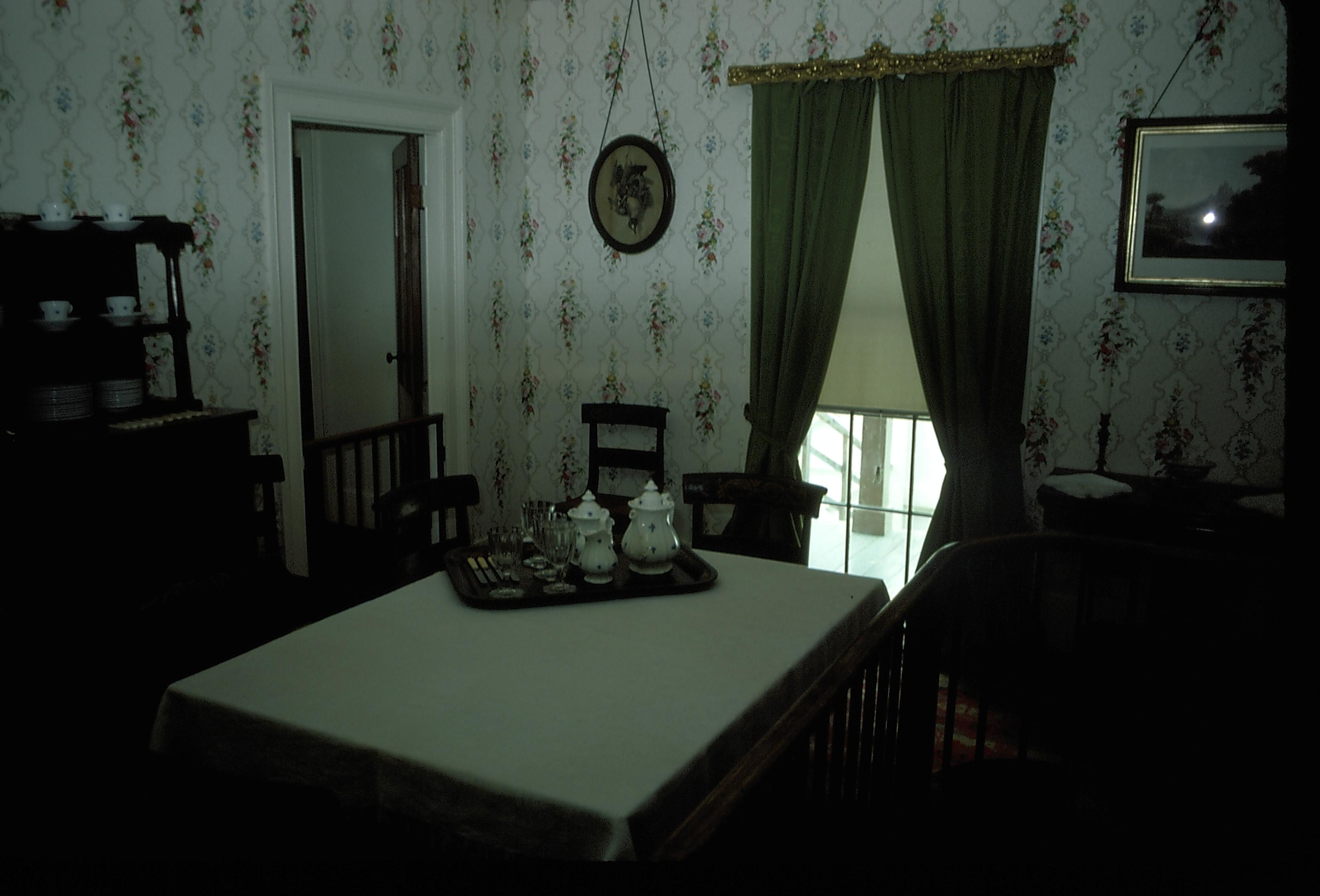 NA Lincoln, home, Dining Room