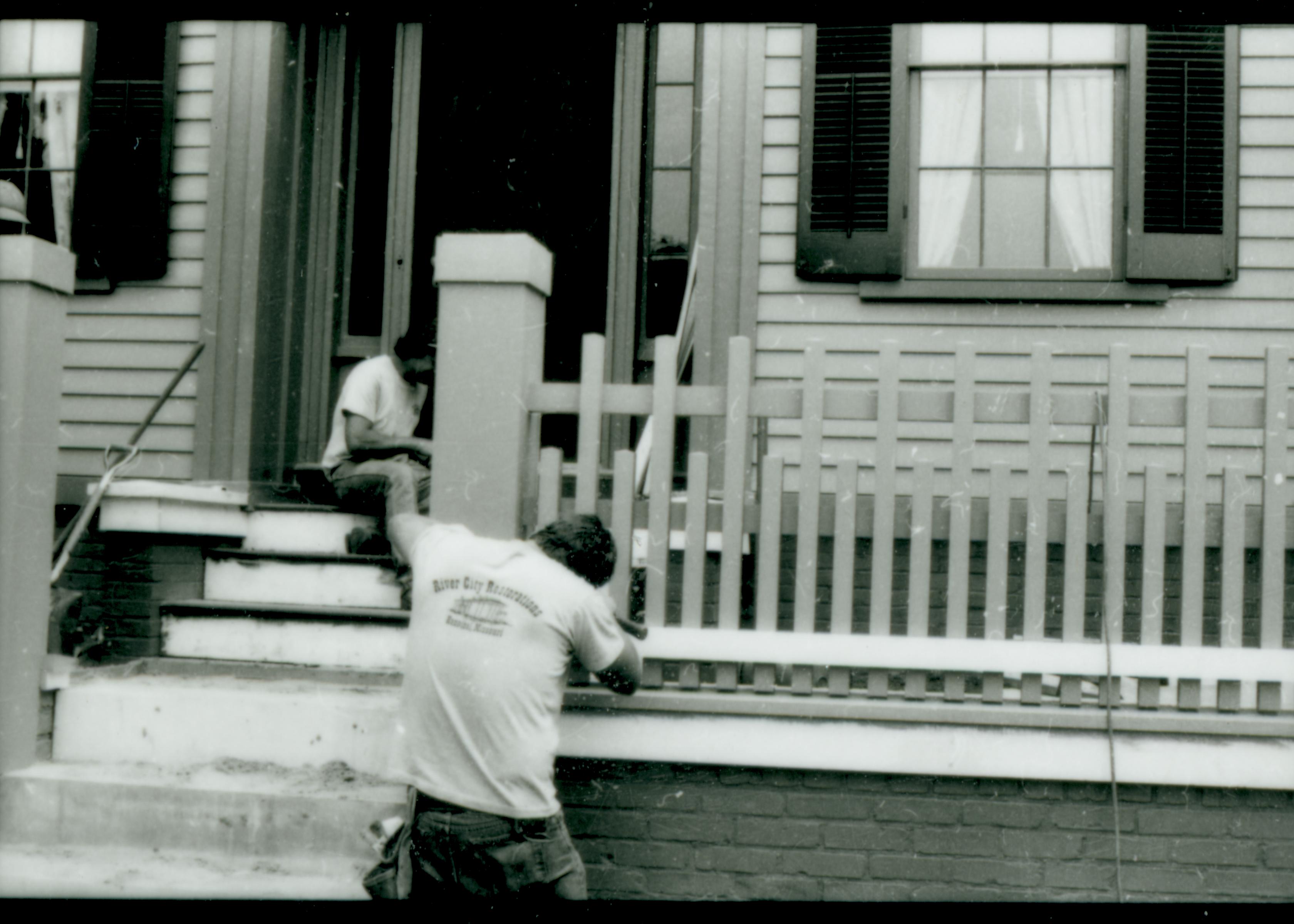 NA Lincoln, Home, restoration, fence, front