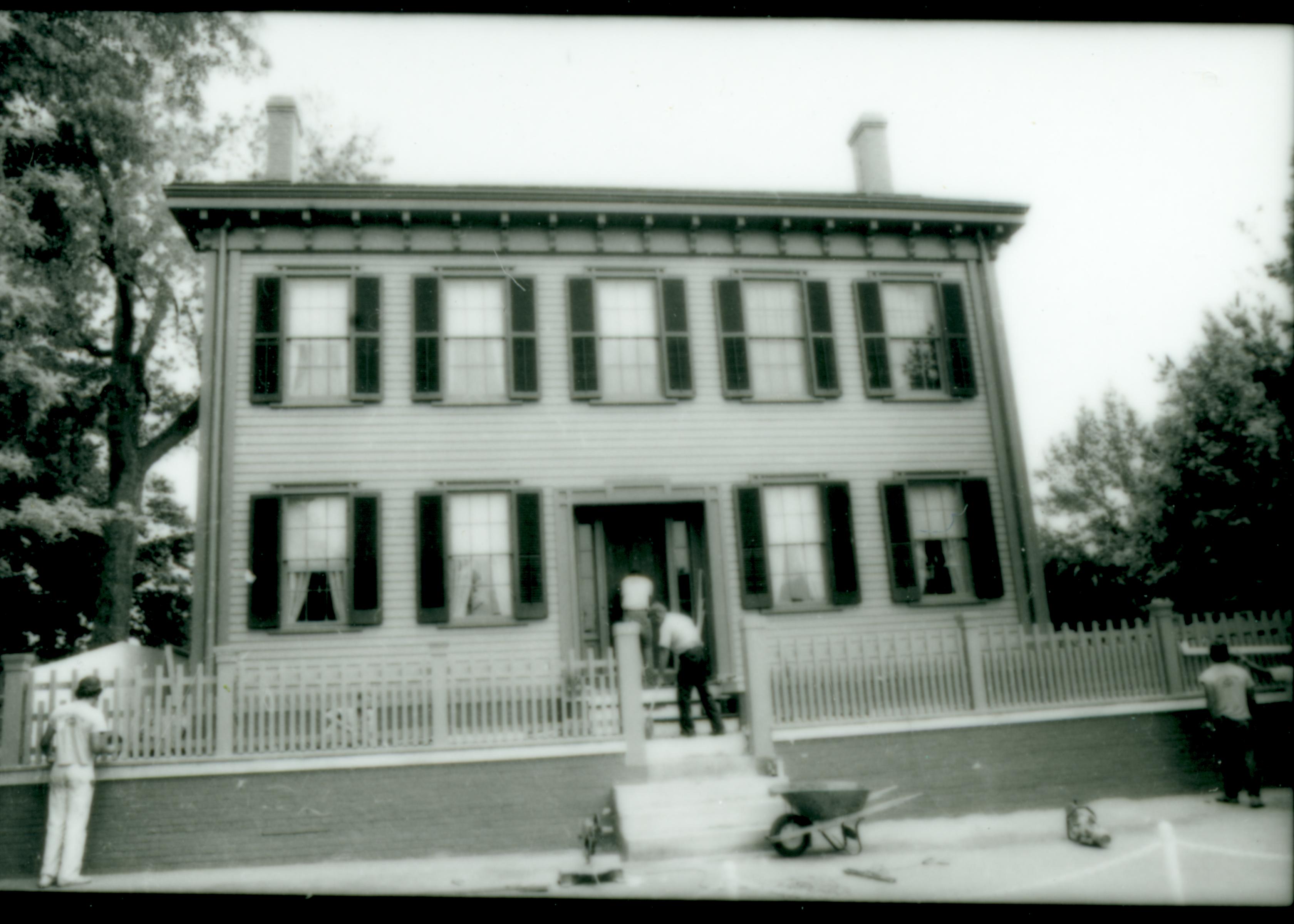 NA Lincoln, Home, restoration, fence, front