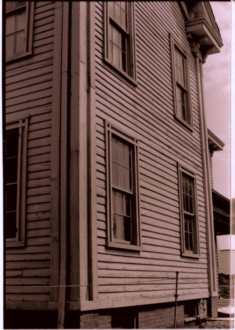 NA Lincoln, Home, restoration