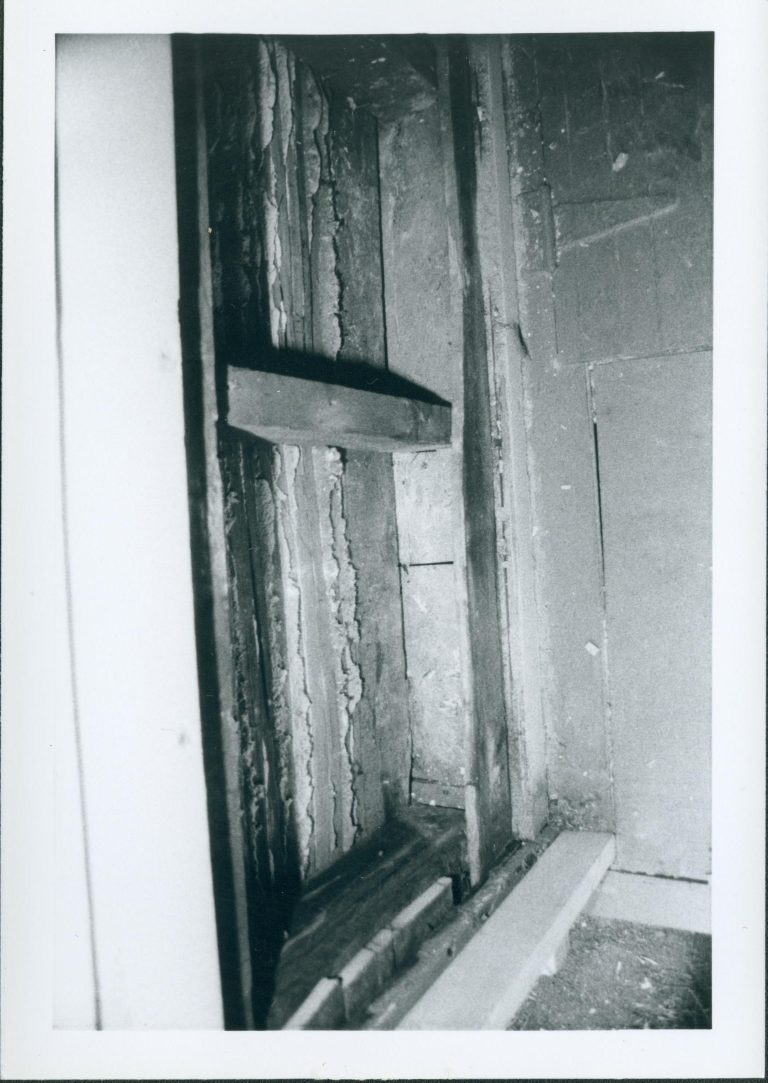 NA Lincoln, Home, Restoration, wall
