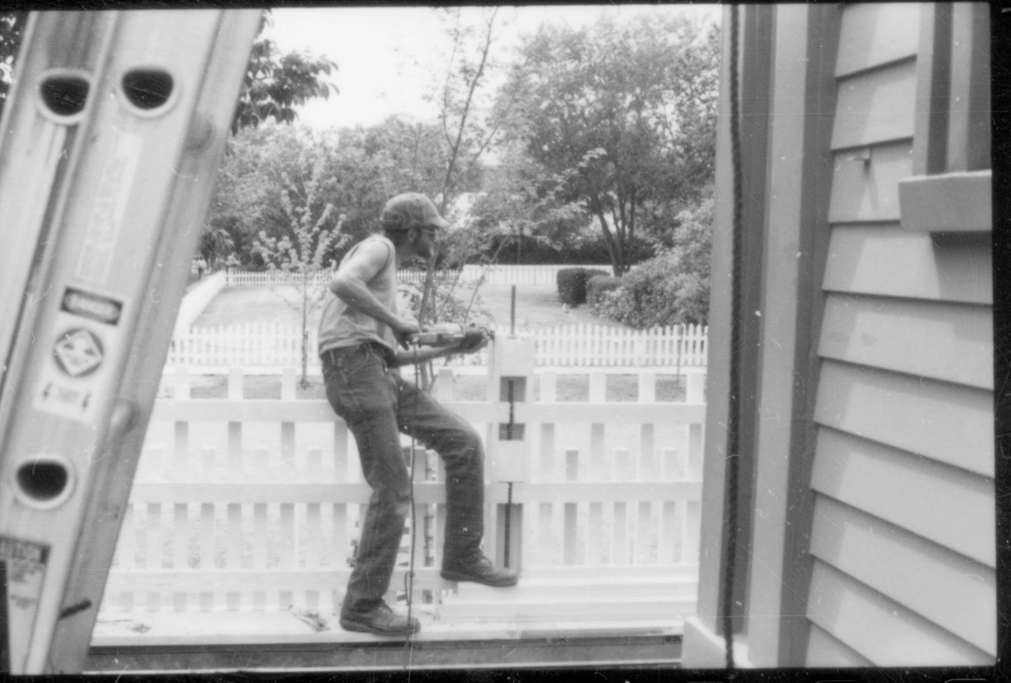 NA Lincoln, Home, Restoration, Exterior, Fence, Workers