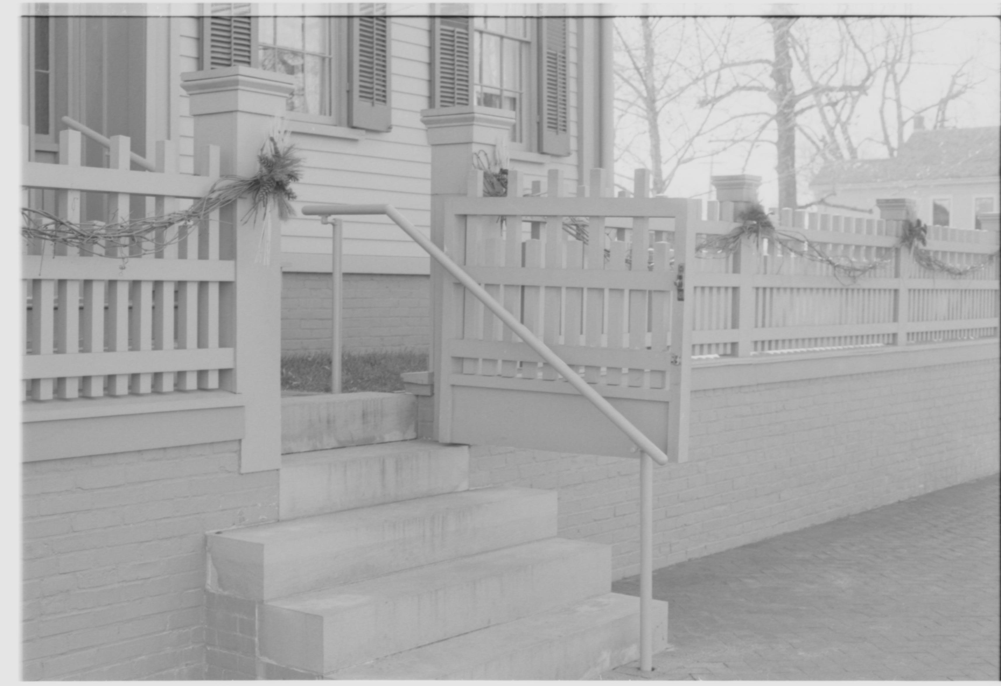 NA 15C Lincoln, Home, Handrail, Front Steps
