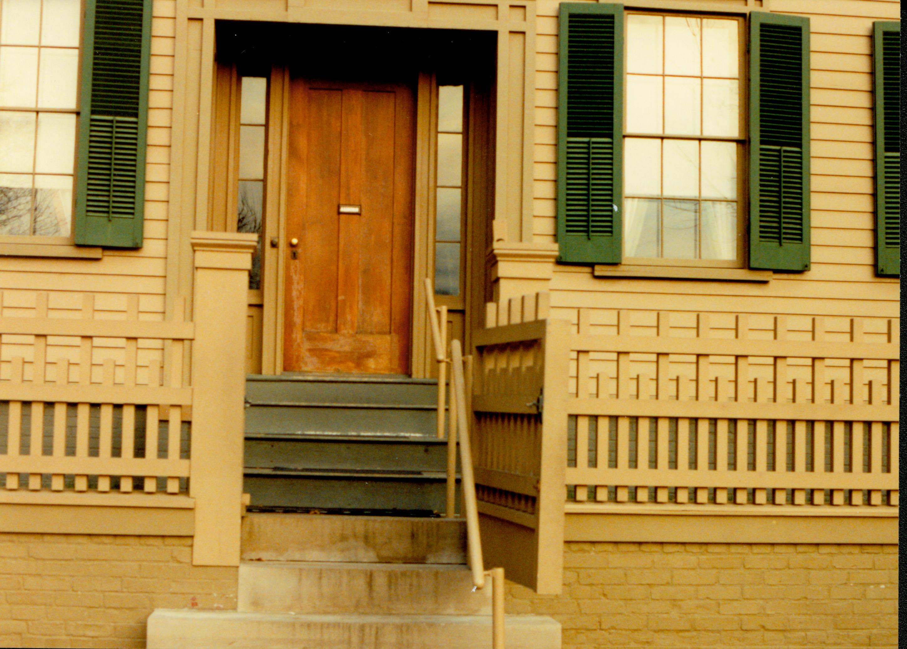 NA Lincoln, Home, Handrail, Front Steps