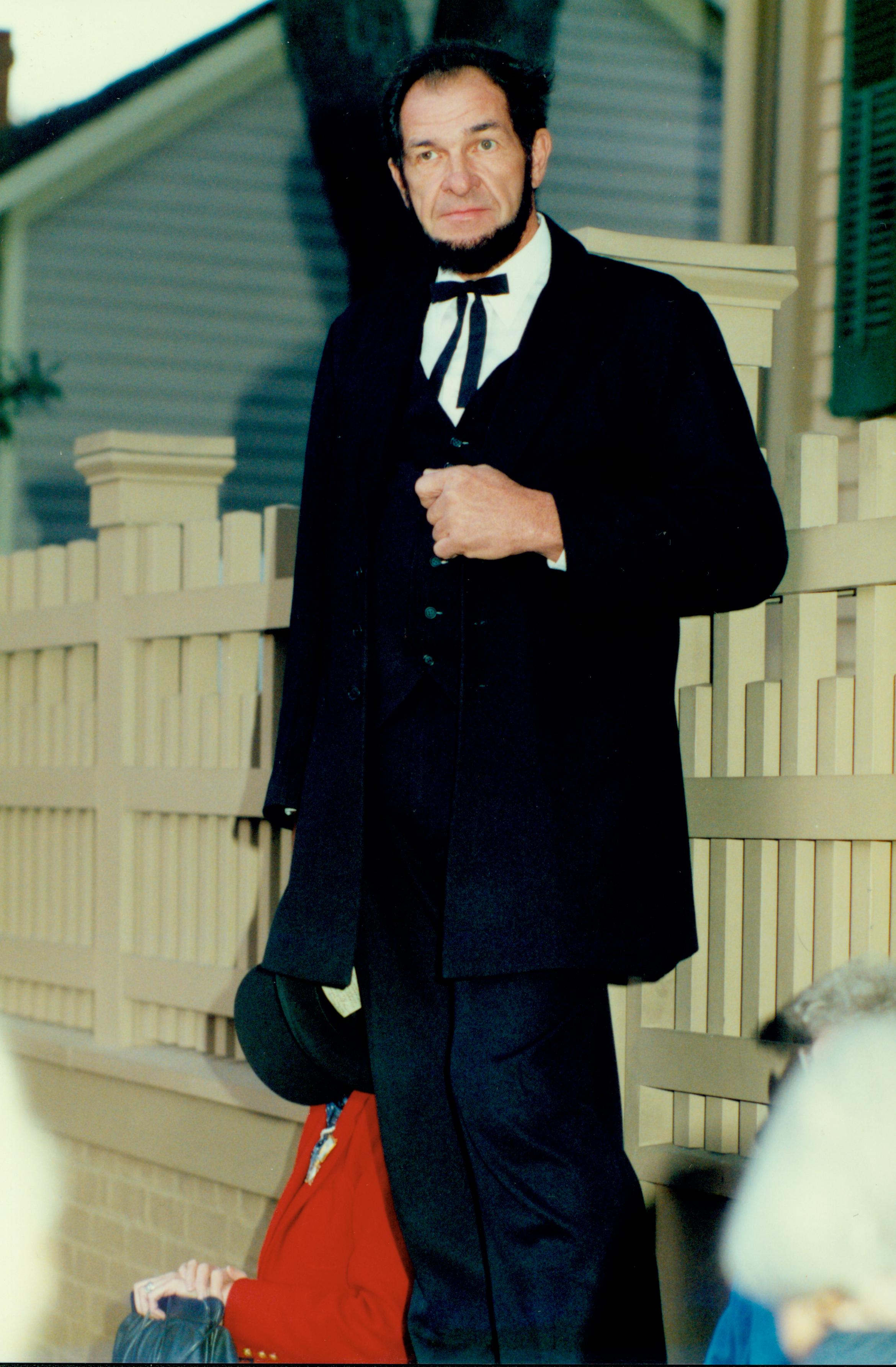 Harry Hahn as Lincoln Interpretation, Costumes