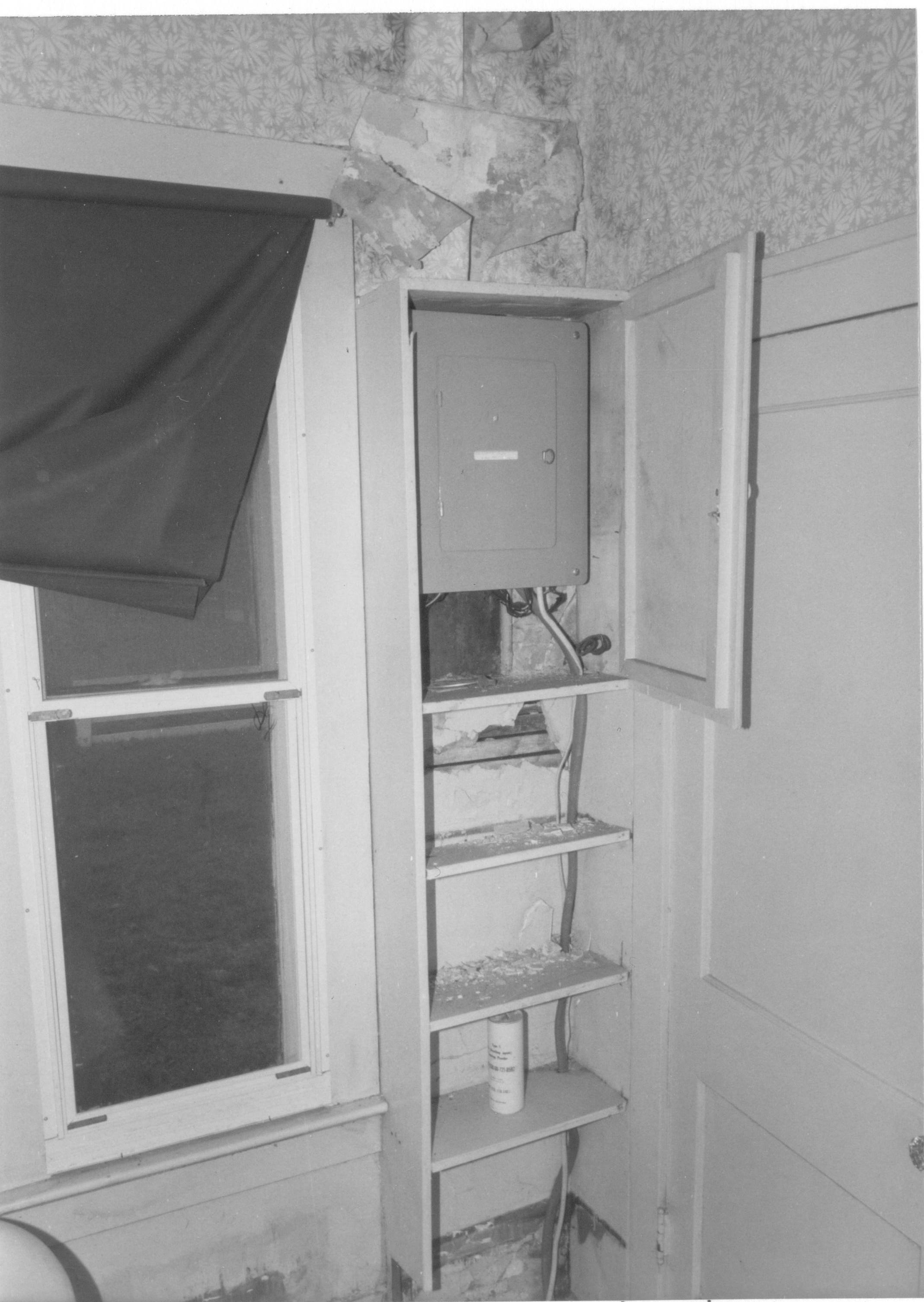 Morse House HS-9 11-12; Room 109, South Elevation Morse House, Interior