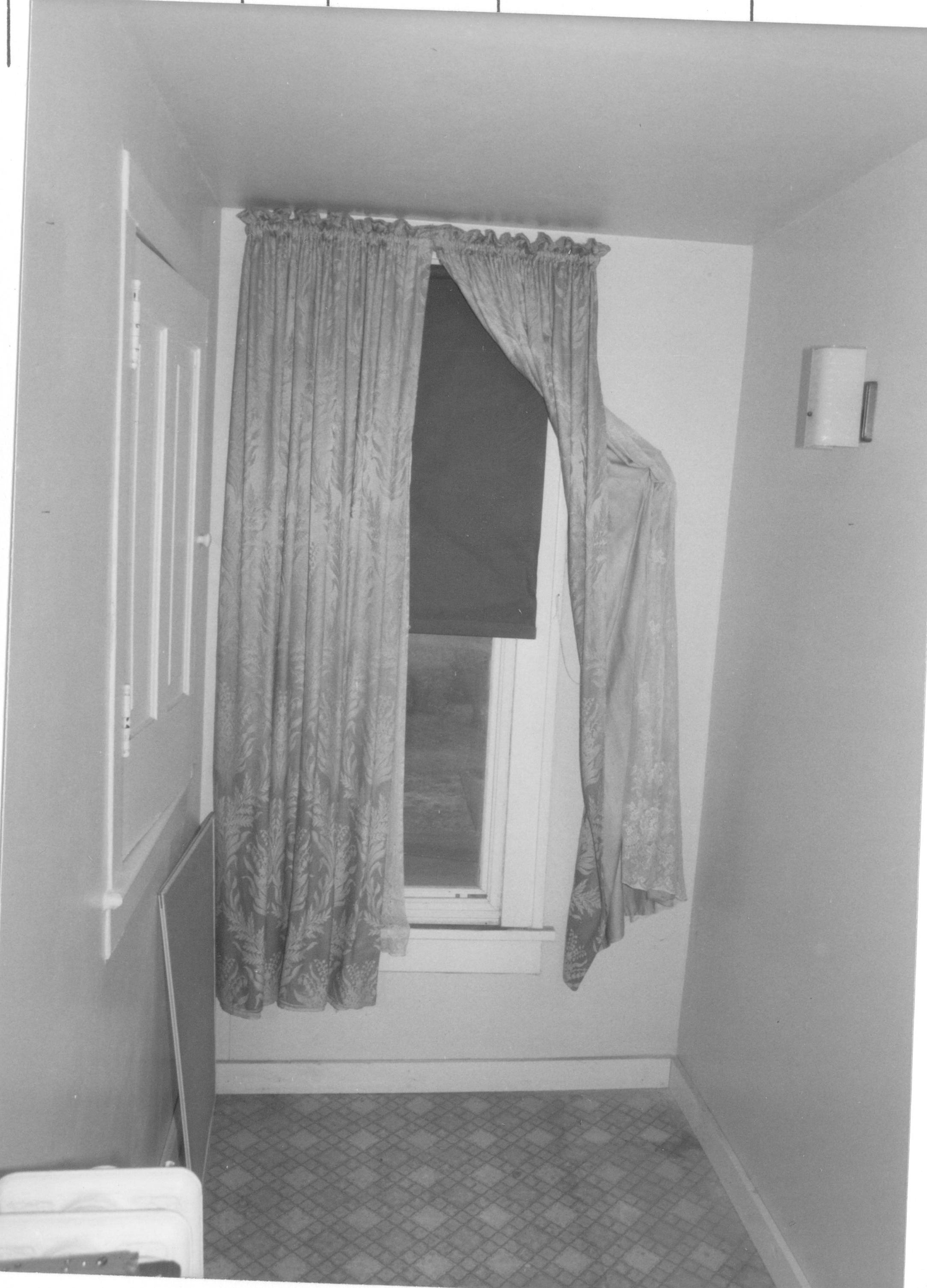 Morse House HS-9 9-6; Room 207, South Elevation Morse House, Interior