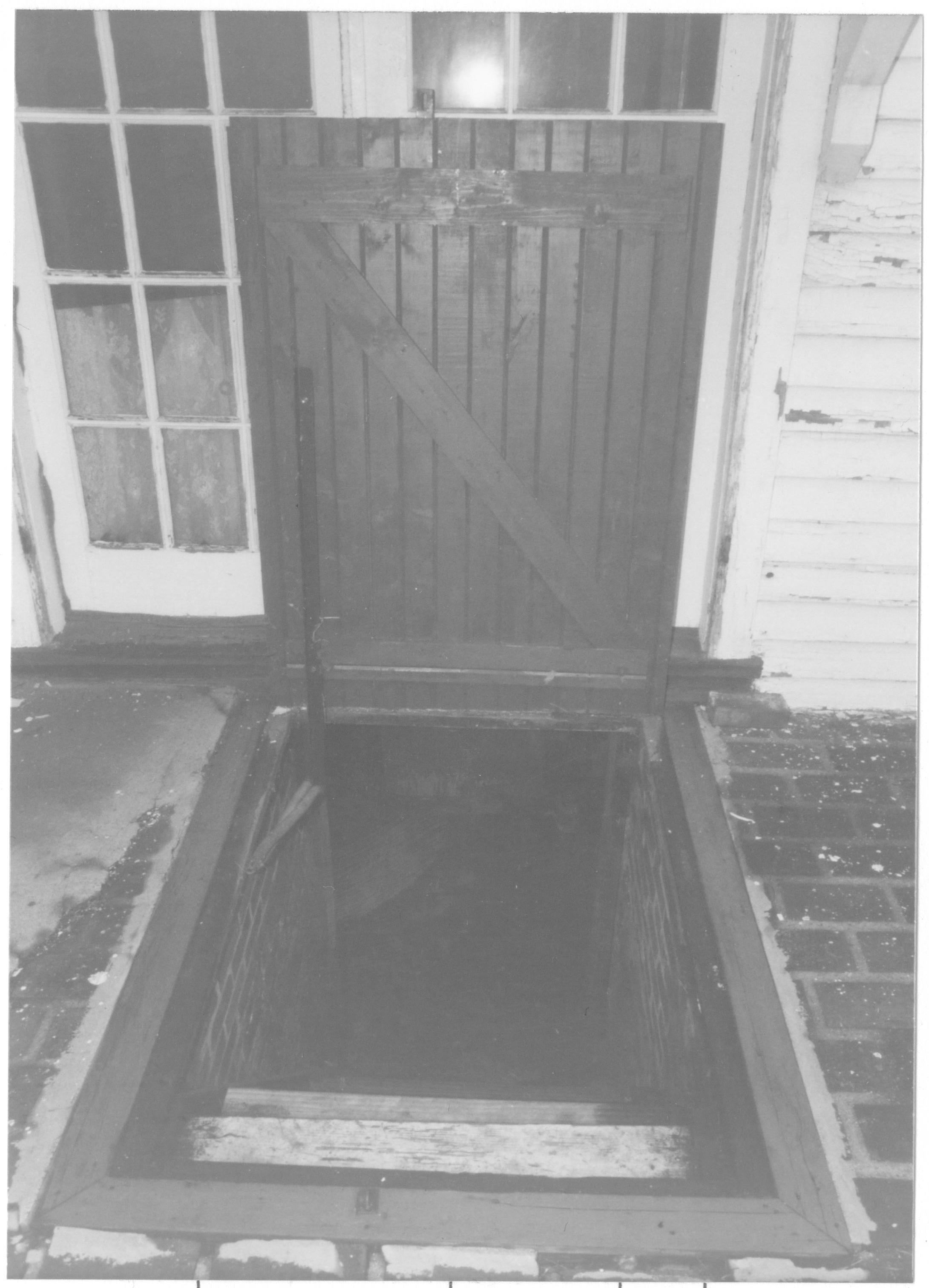 Morse House HS-9 12-2; Room 003, Cellar stair Morse House, Interior