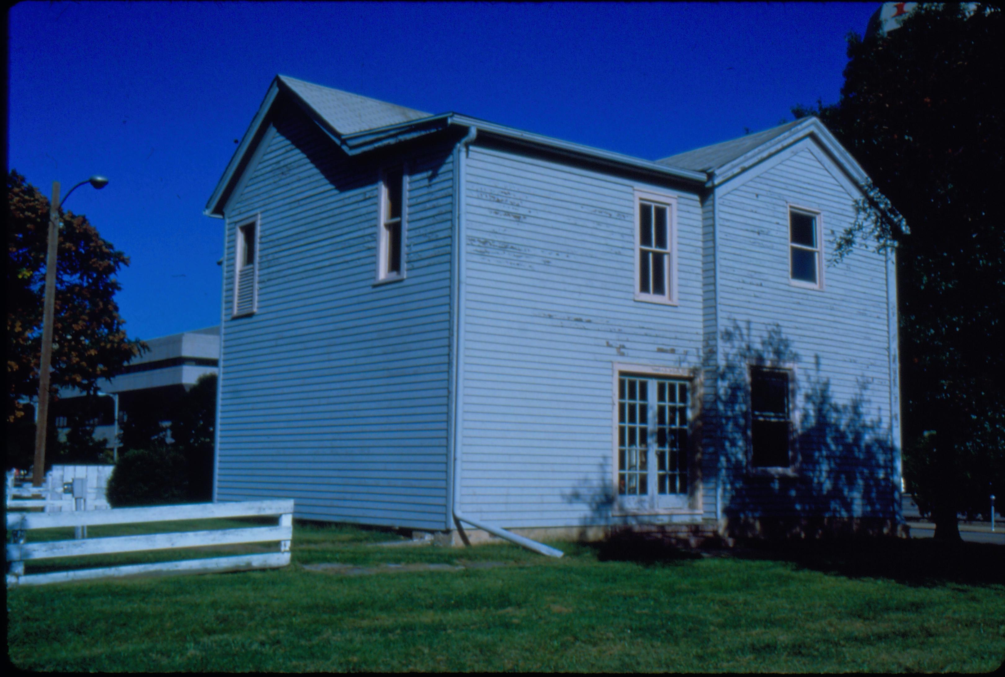 NA Morse House, Exterior