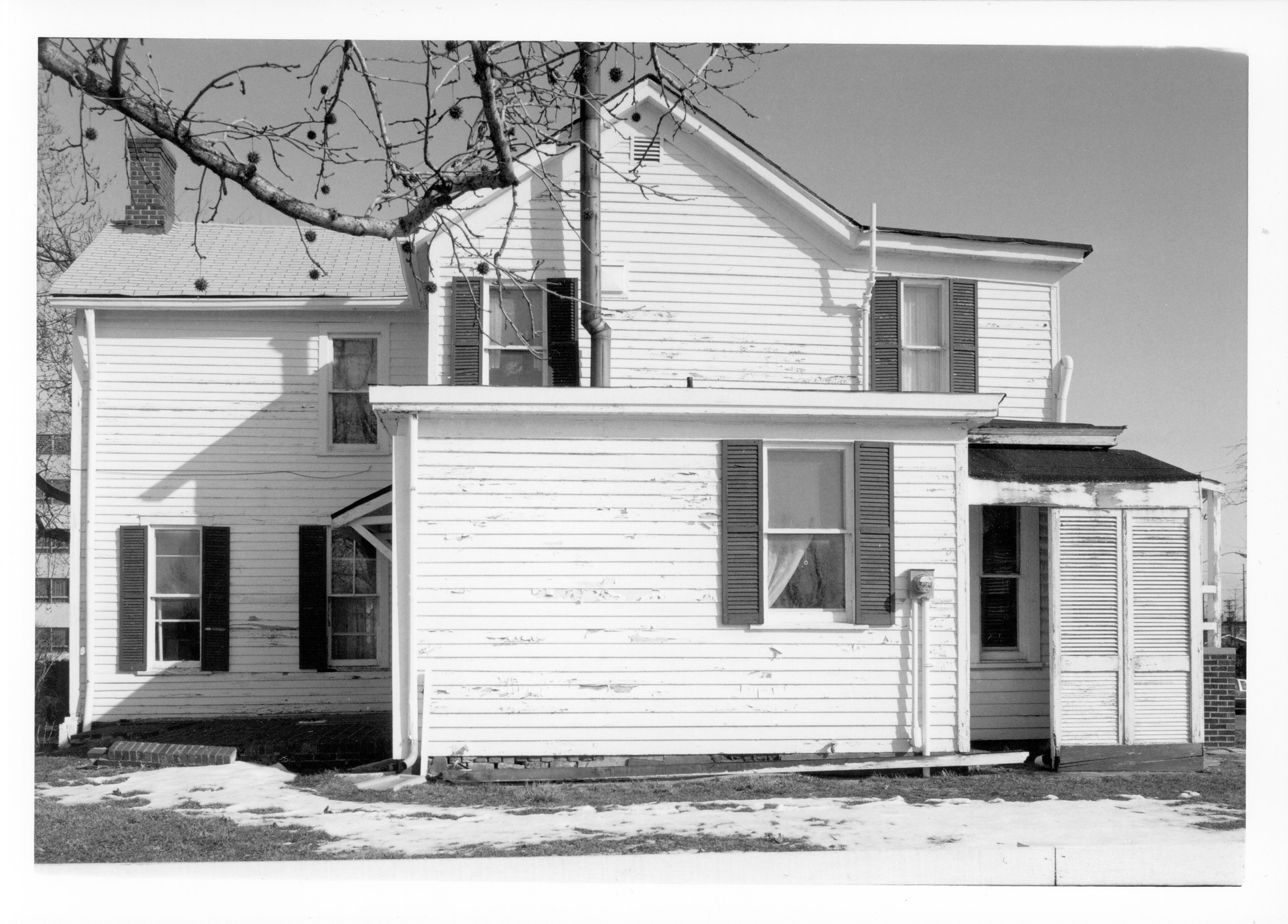 NA Morse House, Exterior