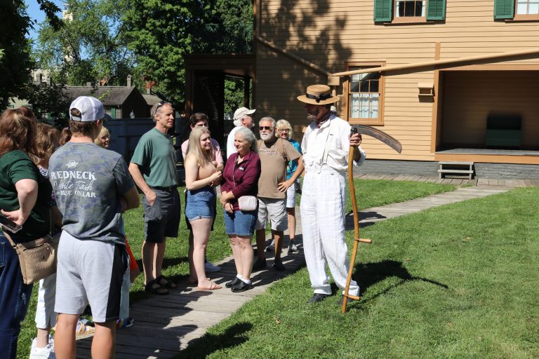 Fritz Klein (Mr. Lincoln), providing visitors with an idea of what life was like in the area in the 1860s.